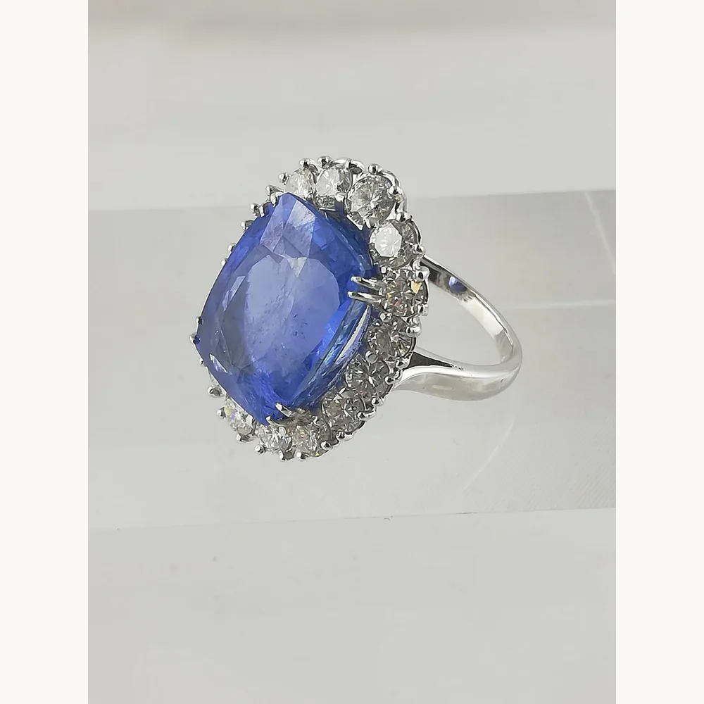 Bague saphir et diamants pour expertise de pierre precieuse a Bordeaux